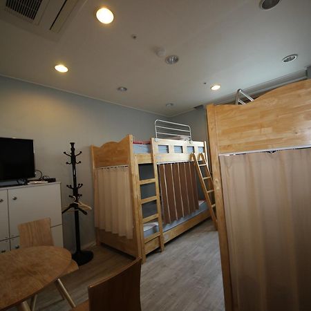 Hostel The New Day Busan Buitenkant foto