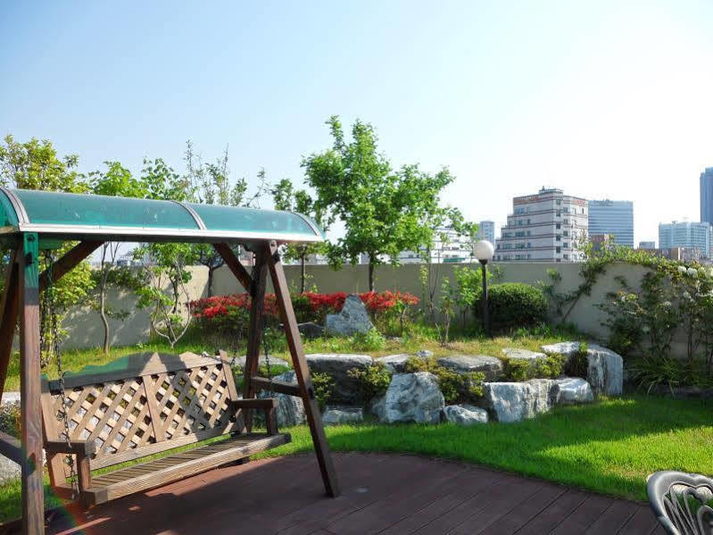 Hostel The New Day Busan Buitenkant foto