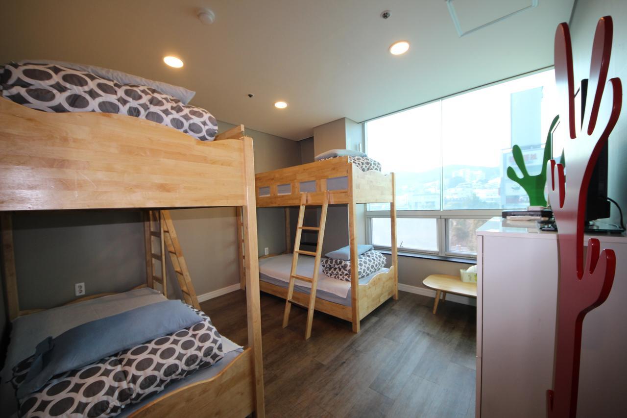 Hostel The New Day Busan Buitenkant foto