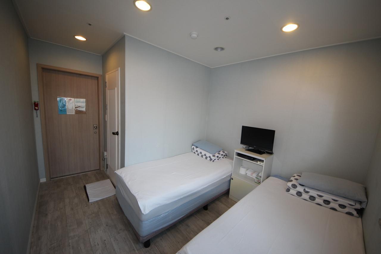 Hostel The New Day Busan Buitenkant foto