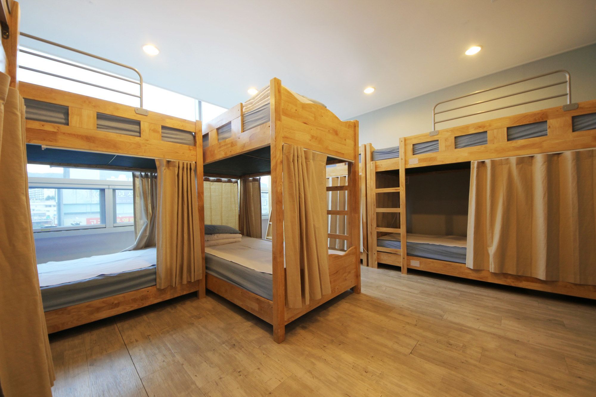 Hostel The New Day Busan Buitenkant foto