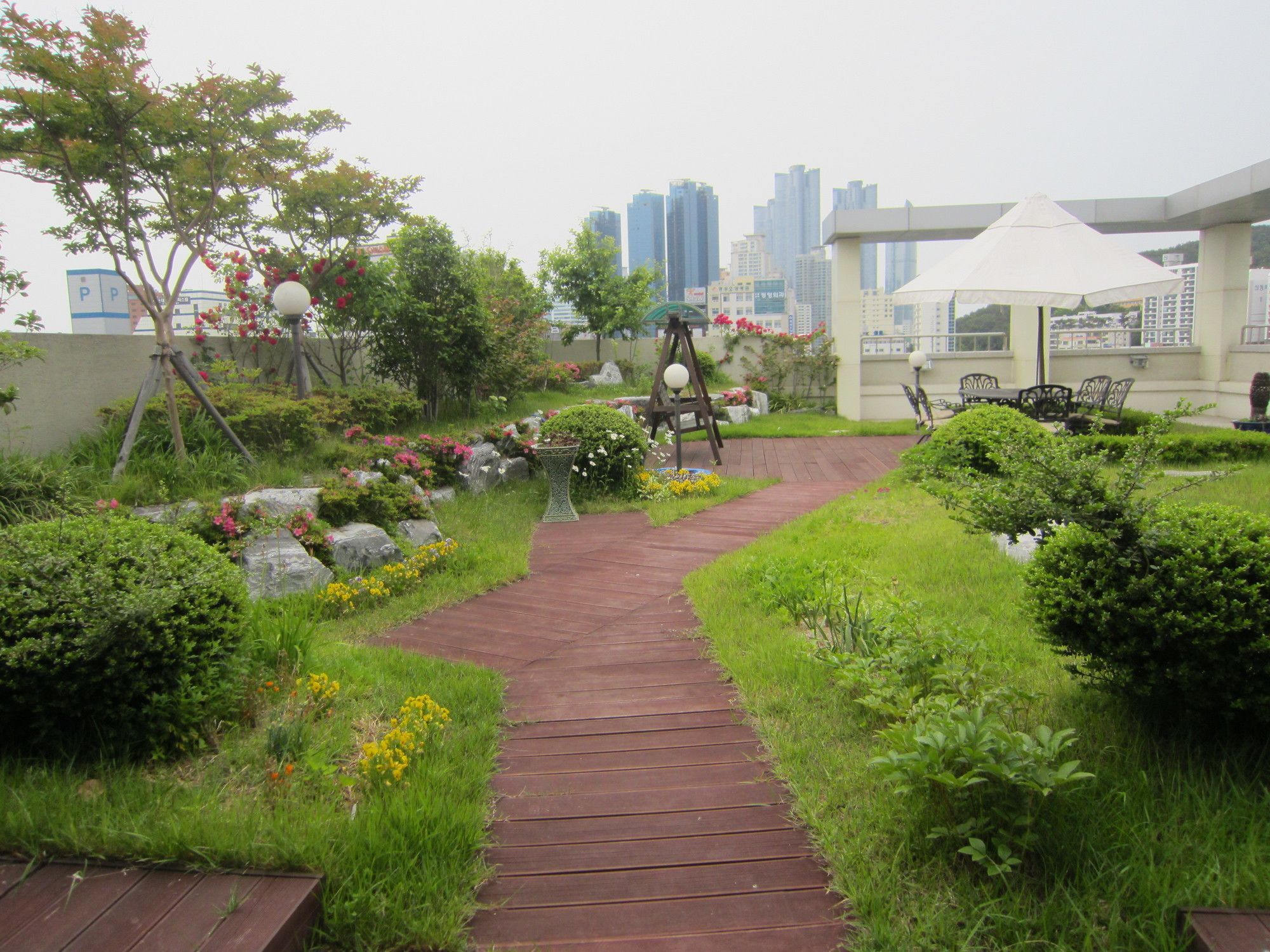 Hostel The New Day Busan Buitenkant foto