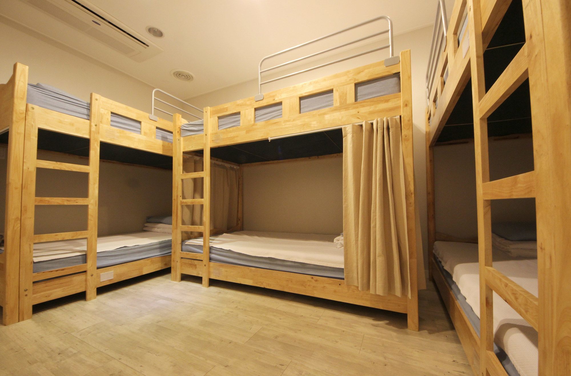 Hostel The New Day Busan Buitenkant foto