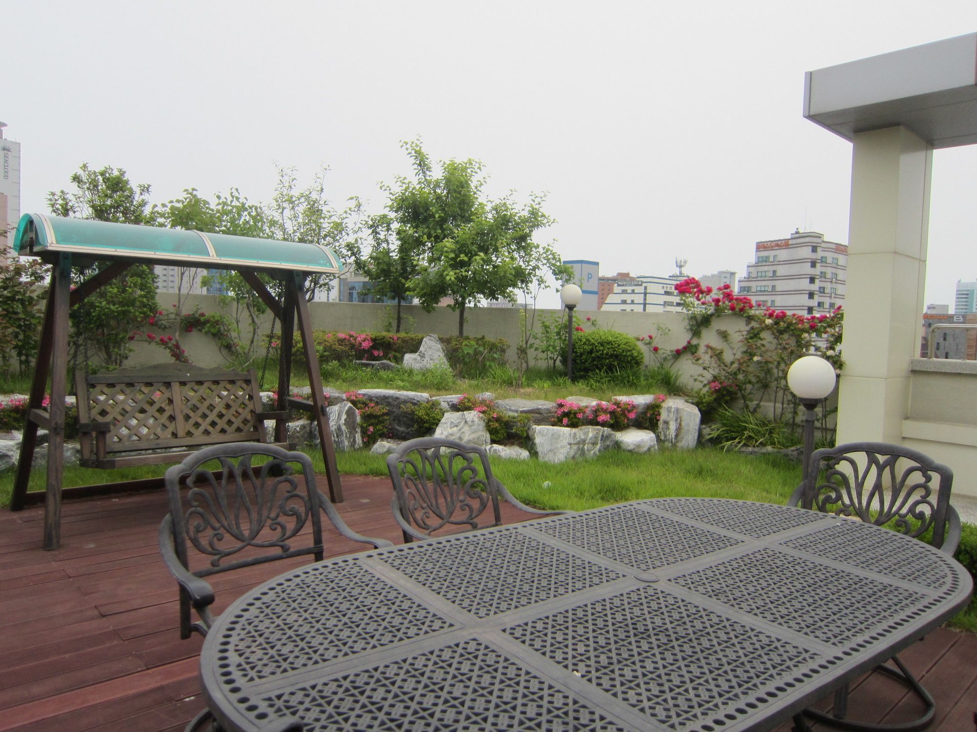 Hostel The New Day Busan Buitenkant foto