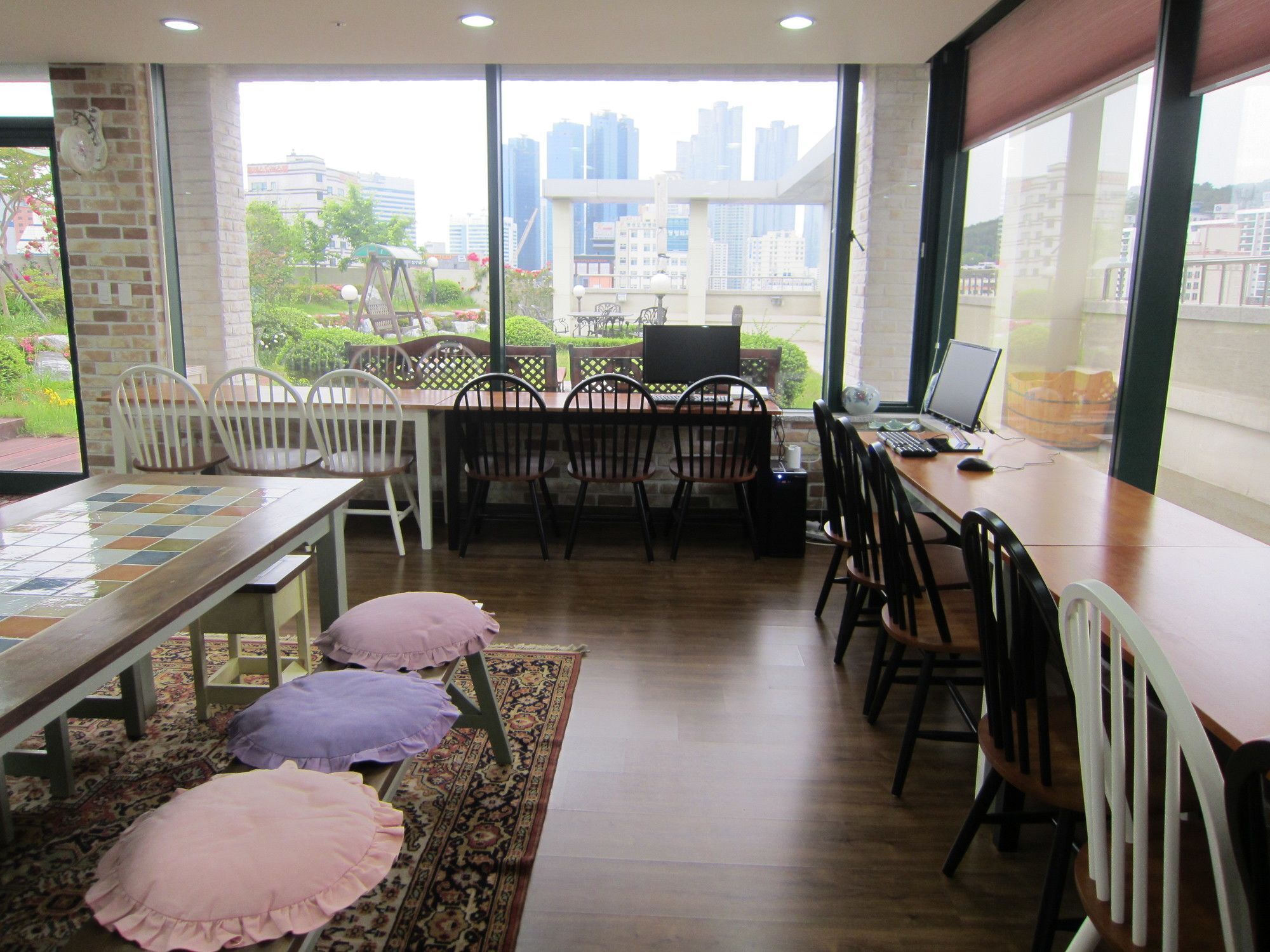 Hostel The New Day Busan Buitenkant foto